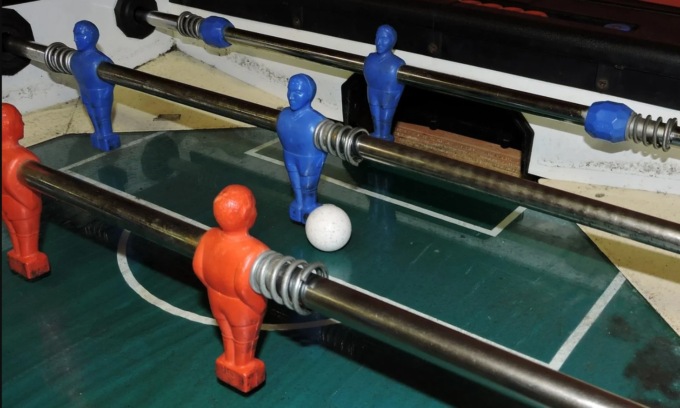 Siamo alla follia: niente calciobalilla in spiaggia. E’ equiparato ai videopoker