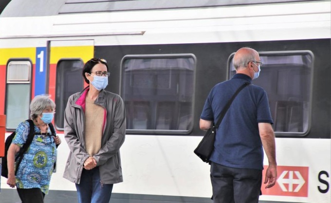 Mascherine al chiuso: per scuole e mezzi pubblici si decide domani. Sul lavoro obbligo fino al 30 giugno