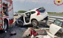 Contromano in Autostrada provoca un frontale: due morti e tre feriti (tra cui un bambino di 4 anni)