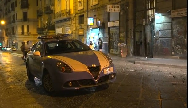 Napoli, 17enne uccide la madre a coltellate dopo una lite