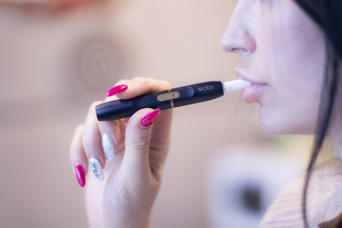 Tabacco riscaldato, l’Europa pronta a vietare le sigarette
