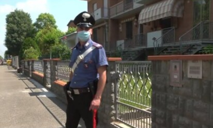 Bimbo di tredici mesi lanciato dalla finestra, la babysitter confessa: “Ero in catalessi”