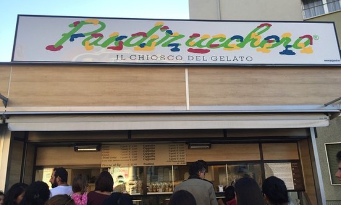 La gelateria che lascia scegliere solo 4 giorni di ferie l’anno (e in autunno) ai dipendenti