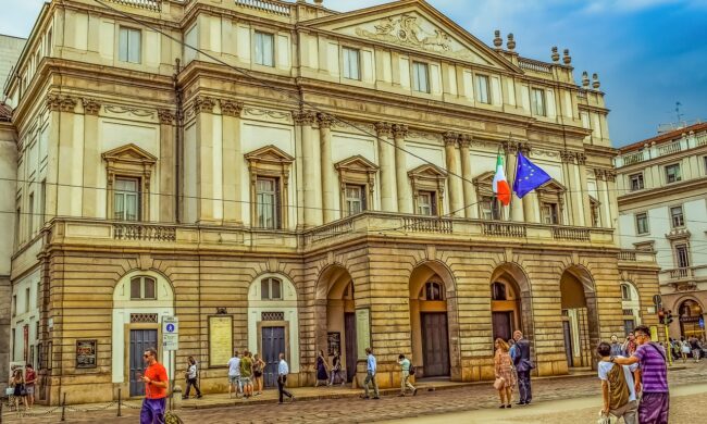 Teatro alla Scala di Milano, la stagione sarà aperta da un’opera russa: “No caccia alle streghe”