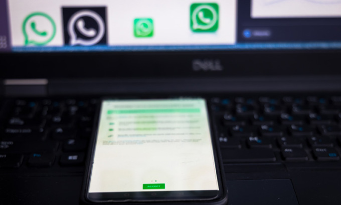 Maestra bullizza un suo alunno in chat, la mamma la scopre e invece delle scuse si becca una denuncia