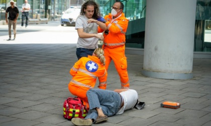 Troppe aggressioni ai soccorritori: la Lombardia li dota di bodycam