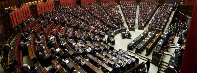 Caos alla Camera, il M5S non vota il Decreto Aiuti e ora è davvero tutti contro tutti