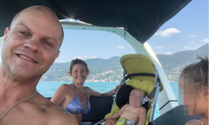 Le foto sui social della gita al lago, poi il tuffo maledetto: 41enne papà disperso da due giorni
