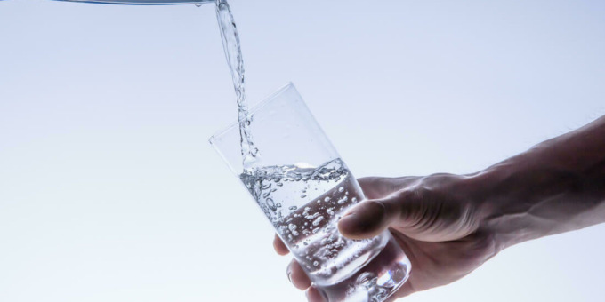 Ora manca anche l’anidride carbonica per l’acqua minerale: fermata la produzione