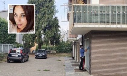 Donna di 33 anni uccisa a coltellate in casa: fermato il compagno