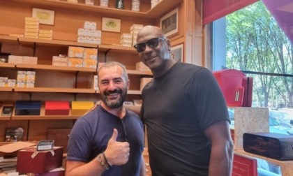 Michael Jordan fa shopping a Milano come un cliente qualunque: "Salve, vorrei provare alcuni sigari"
