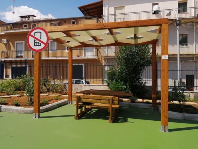 “Più sociali, meno social”, ecco il primo parco giochi che vieta l’uso dei cellulari