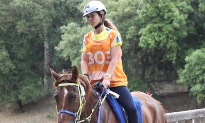Campionessa di equitazione 17enne muore cadendo da cavallo in allenamento