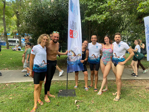 Dall’Asia all’Europa a nuoto, l’impresa di sei amici