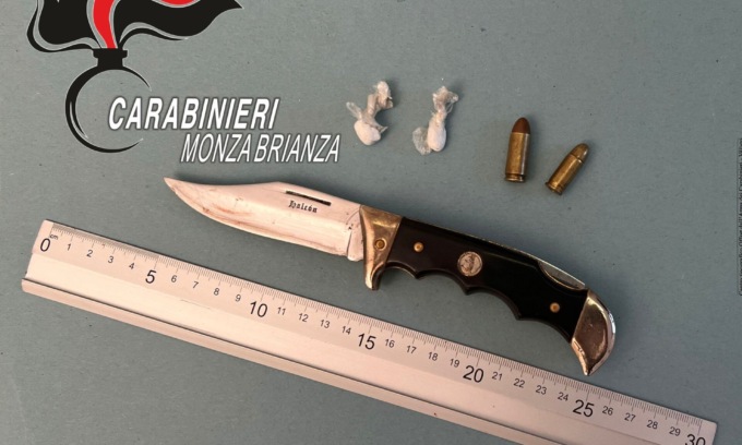 “Perché mi guardi?”: 15enne accoltellato al centro commerciale