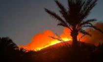 Incendio (probabilmente) doloso devasta Pantelleria: i vip si rifugiano sulla barca di Armani