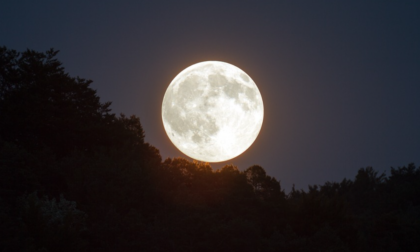 Un nuovo studio riapre il caso sulla nascita della Luna