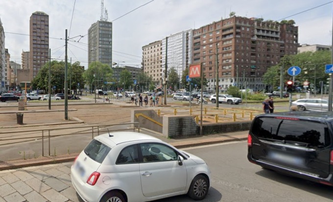 Milano, 22enne accoltellata in centro in pieno giorno