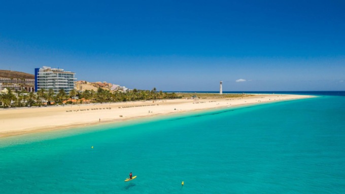 Prenota una vacanza da 5mila euro alle Canarie, ma l’agenzia sparisce con tutti i suoi soldi