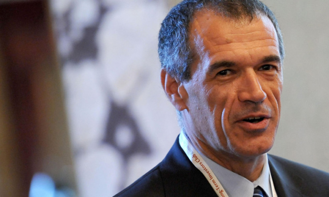 Vendetta del Pd contro Calenda: gli strappa l’econ-star Cottarelli
