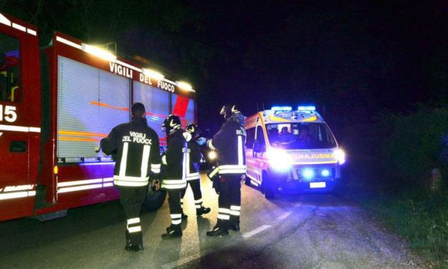 Per evitare un gatto si ribalta con la minicar: morto 15enne, ferita la sorella di 17 anni