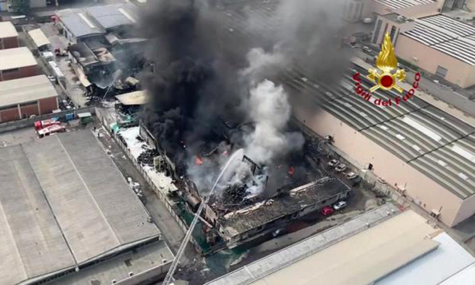 Incendio azienda chimica: alla Nitrolchimica nessun iscritto ai sindacati. Si fa strada l’errore umano