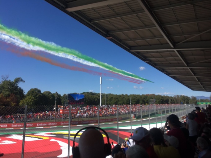 Lo spettacolo delle Frecce Tricolori prima del Gran Premio di Monza