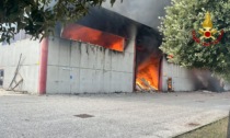 Brucia la storica fabbrica di bici Bottecchia: a fuoco 6.000 metri quadrati di capannoni