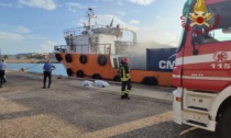 Esplosione su una nave ormeggiata nel porto: tre morti