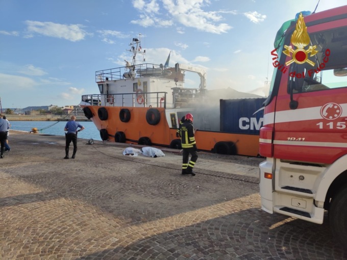 esplosione container nave crotone