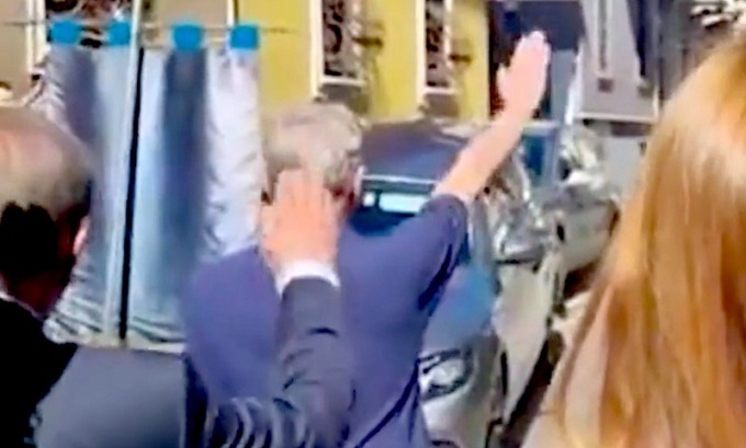 La Russa “graziato”, resta assessore regionale nonostante il saluto romano