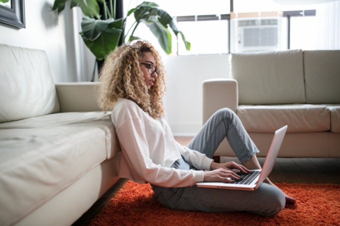 Smart working, 6 italiani su 10 hanno adattato la propria casa per lavorare da remoto