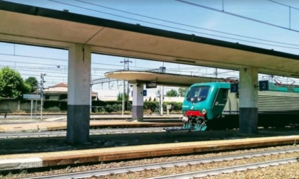 Travolti dal treno: morti un 21enne in vacanza e una donna