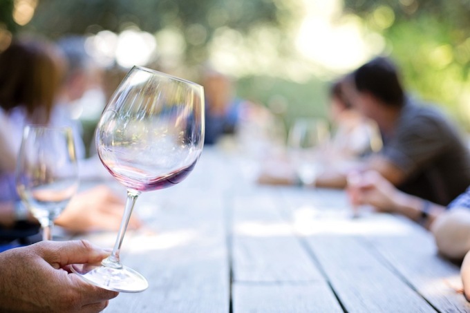 Enoturismo, gli italiani apprezzano frantoi, malghe e cantine