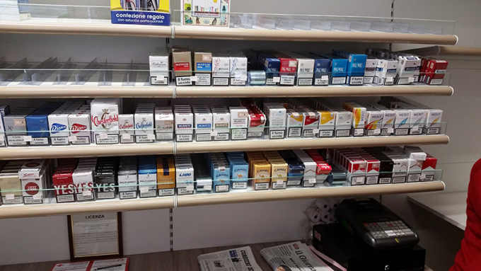 Perché i tabaccai sono stati esentati dall’obbligo del pagamento con il Pos