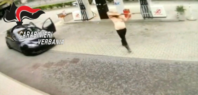 fucile contro carabinieri verbania