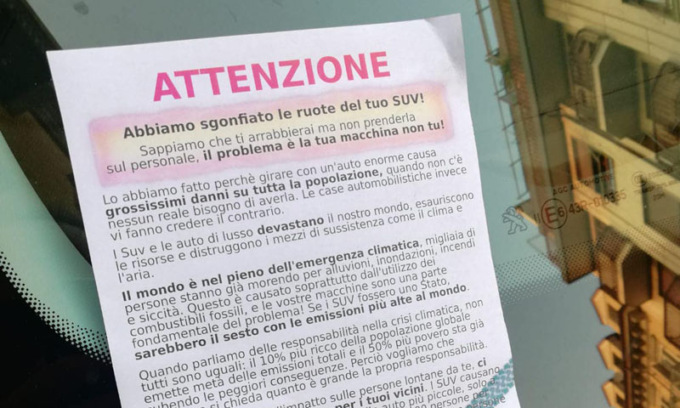 Gli ambientalisti ora sgonfiano per protesta le gomme dei suv lungo le strade