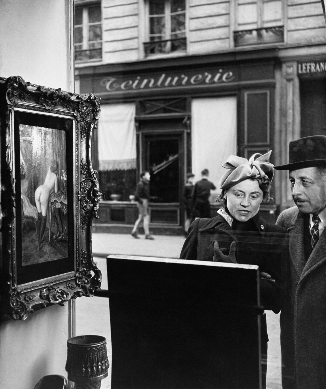 3_Robert Doisneau_Un regard oblique, Paris 1948