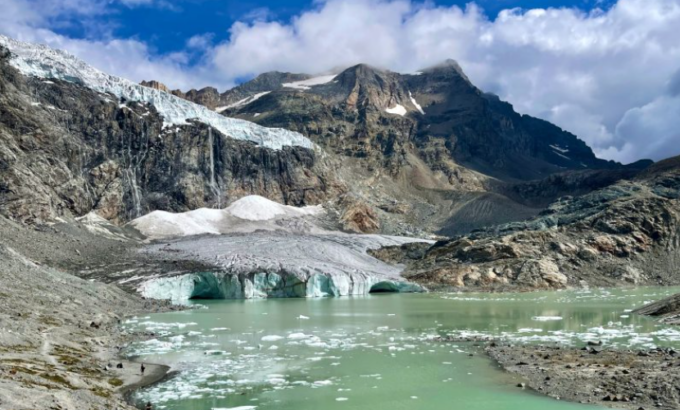 L’affascinante ghiacciaio lombardo che ti fa sembrare di essere in Islanda