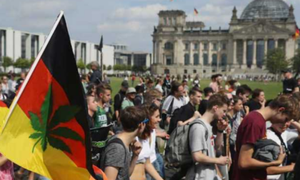 Cannabis, la Germania approva le linee guida sulla legalizzazione per uso ricreativo