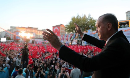 Ora anche Turchia e Grecia "giocano" alla guerra: Europa con il fiato sospeso