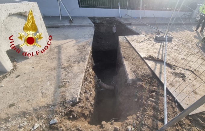 La strada cede, operaio muore sepolto dalla terra