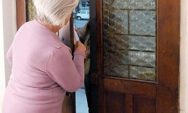 Affari (loschi) di famiglia: i finti tecnici dell’acquedotto erano il babbo e i suoi due figli