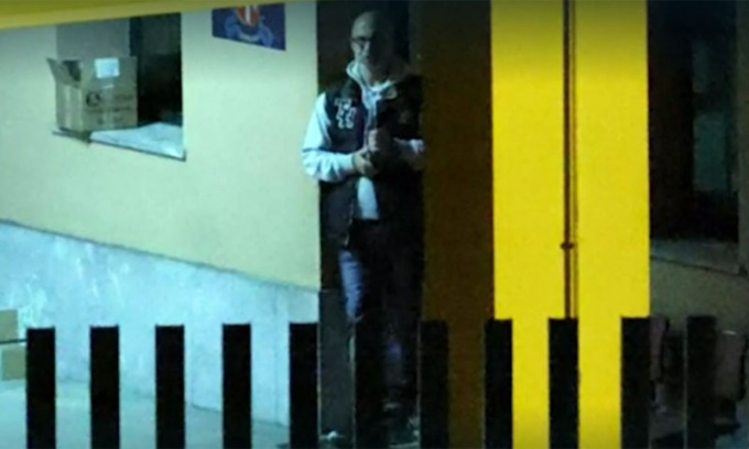 Carabiniere spara al suo comandante e si barrica in caserma nel Comasco: liberati gli ostaggi dopo una notte di trattative