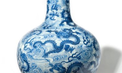 Vaso cinese valutato 2.000 euro venduto all'asta... a 9 milioni