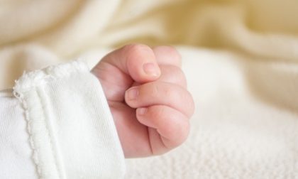 Fuori pericolo la bimba di 9 mesi massacrata dal compagno della mamma