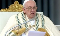 Papa Francesco ricoverato in ospedale: verrà operato all'intestino