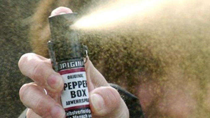 Spray al peperoncino a scuola: 37 intossicati