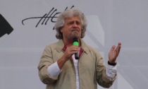 Il grande ritorno di Beppe Grillo... non in politica, ma sul palco di un teatro