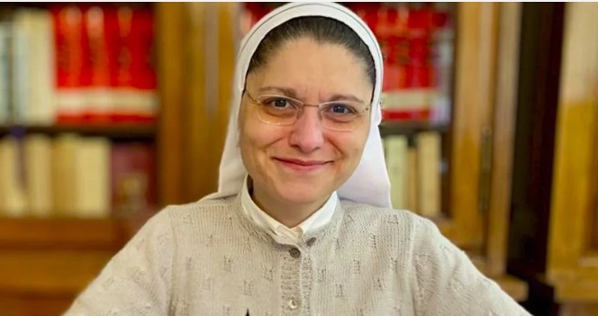 Suor Anna Monia Alfieri in difesa del merito e della libertà educativa: “Non giochiamo al ribasso”
